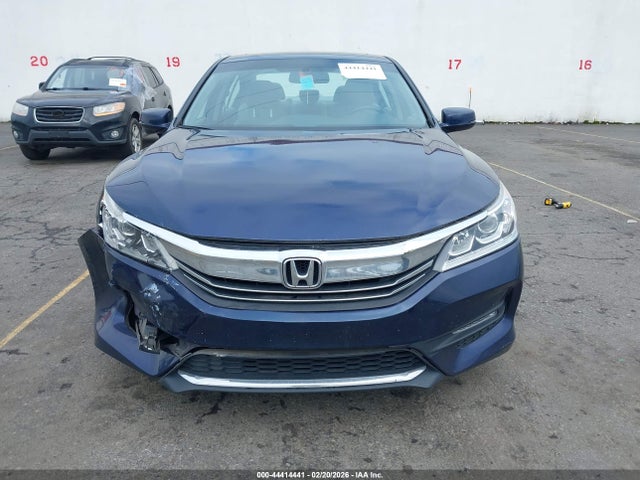 Продажа на аукционе авто 2017 Honda Accord Ex-l, vin: 1HGCR2F85HA124672, номер лота: 44414441