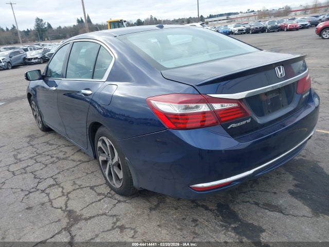 Продажа на аукционе авто 2017 Honda Accord Ex-l, vin: 1HGCR2F85HA124672, номер лота: 44414441