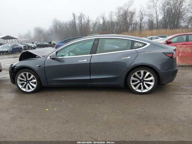 44414506 :رقم المزاد ، 5YJ3E1EB3JF132784 vin ، 2018 Tesla Model 3 Long Range/performance مزاد بيع