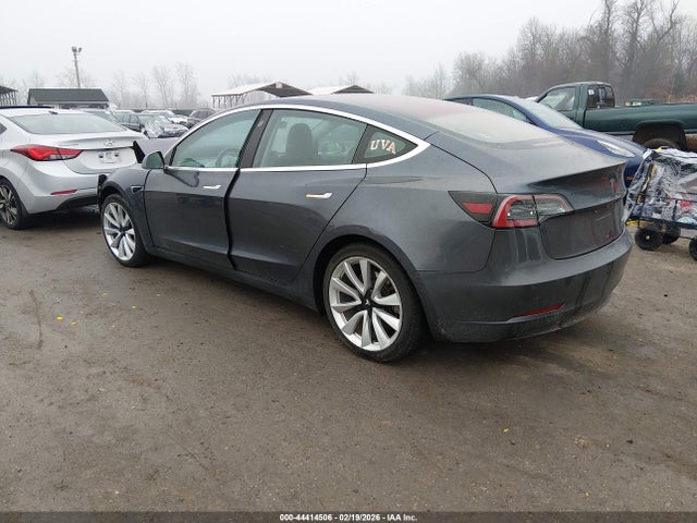 2018 TESLA MODEL 3 5YJ3E1EB3JF132784 Photo 2