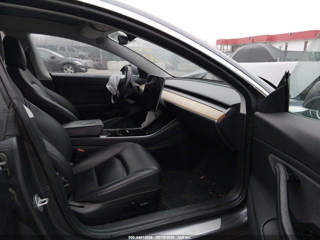 2018 TESLA MODEL 3 5YJ3E1EB3JF132784 Photo 4