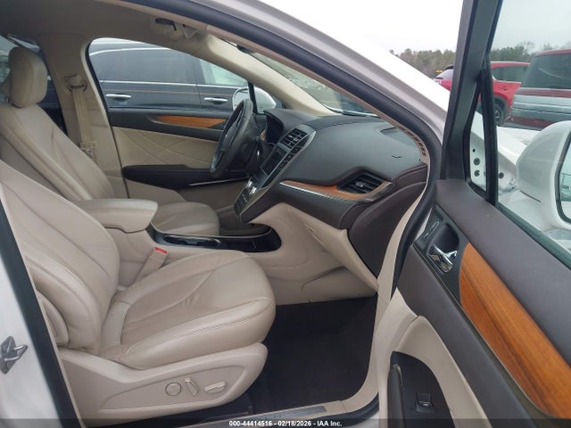 2019 LINCOLN MKC 5LMCJ2C97KUL16953 Photo 4