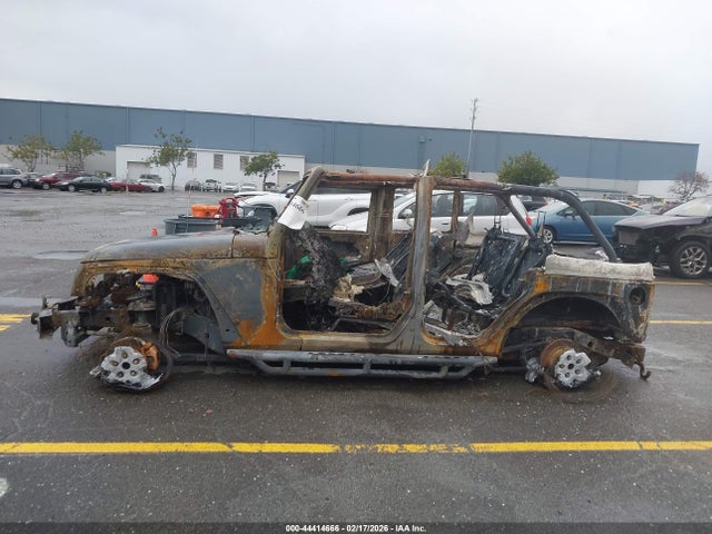 1C4HJWDG1EL297523 Jeep Wrangler Unlimited Sport