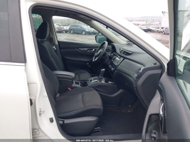 5N1AT2MV8HC888127 Nissan ROGUE SV