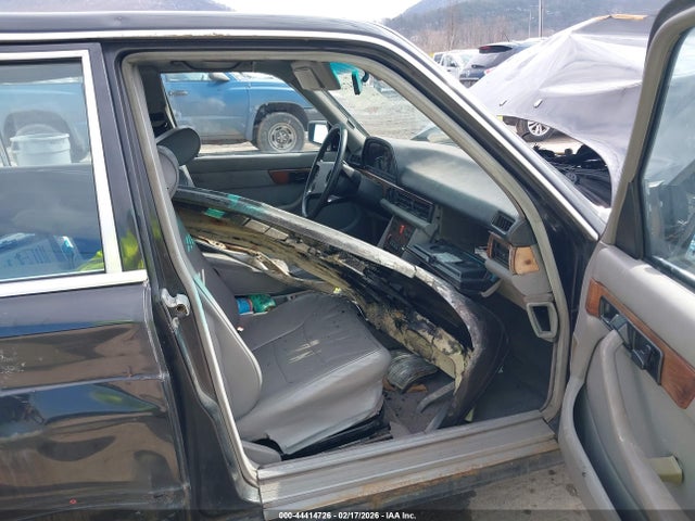 1984 MERCEDES-BENZ 300 WDBCB20A8EA045358 Photo 4