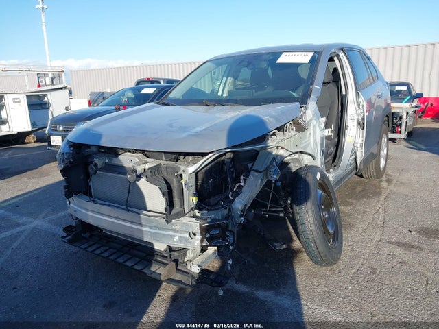 Toyota RAV4 LE 2025 2T3K1RFV5SW387429 Image 2