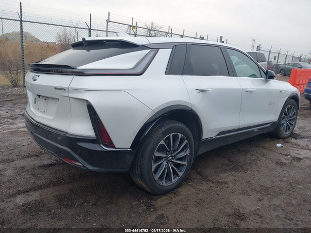 2024 CADILLAC LYRIQ 1GYKPTRL0RZ100248 Photo 3