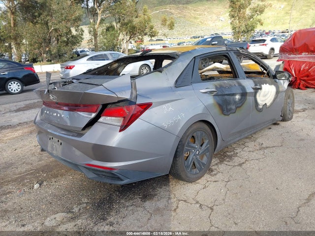 KMHLM4AGXNU355547 Hyundai ELANTRA SEL