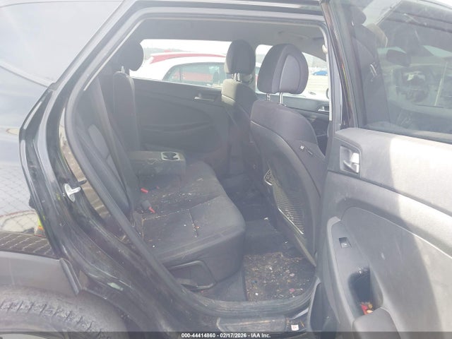 44414860 :رقم المزاد ، KM8J33A25HU583081 vin ، 2017 Hyundai Tucson Sport مزاد بيع