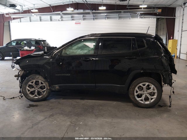 Jeep Compass Latitude 4x4 2024 3C4NJDBN0RT124305 Image 14