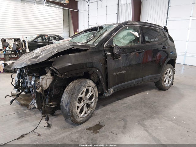 Jeep Compass Latitude 4x4 2024 3C4NJDBN0RT124305 Image 2