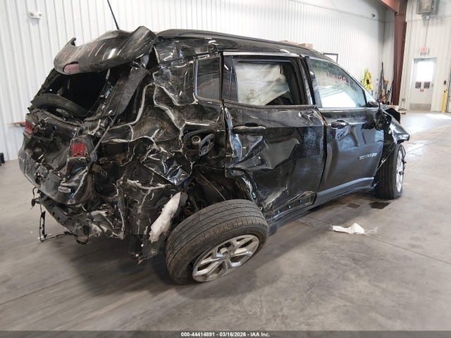Jeep Compass Latitude 4x4 2024 3C4NJDBN0RT124305 Image 4