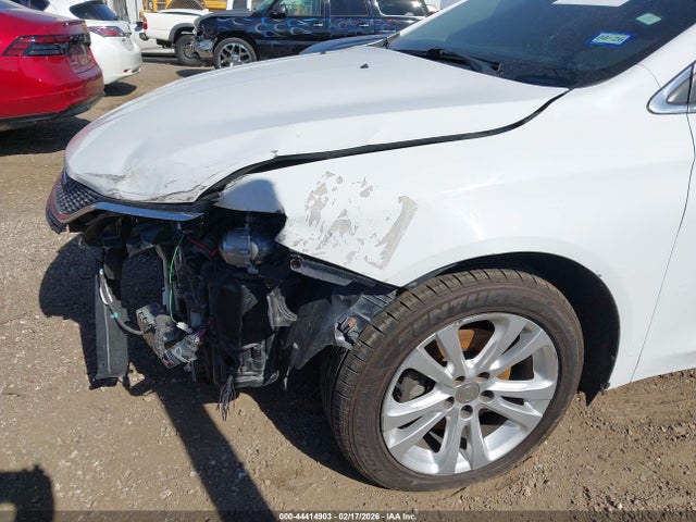 Aukcja sprzedaży 2015 Chrysler 200 Limited, vin: 1C3CCCAB7FN682025, numer aukcji: 44414903