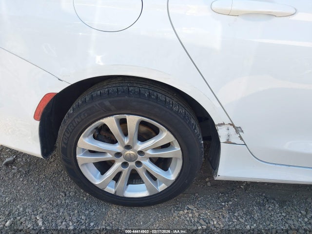 Aukcja sprzedaży 2015 Chrysler 200 Limited, vin: 1C3CCCAB7FN682025, numer aukcji: 44414903