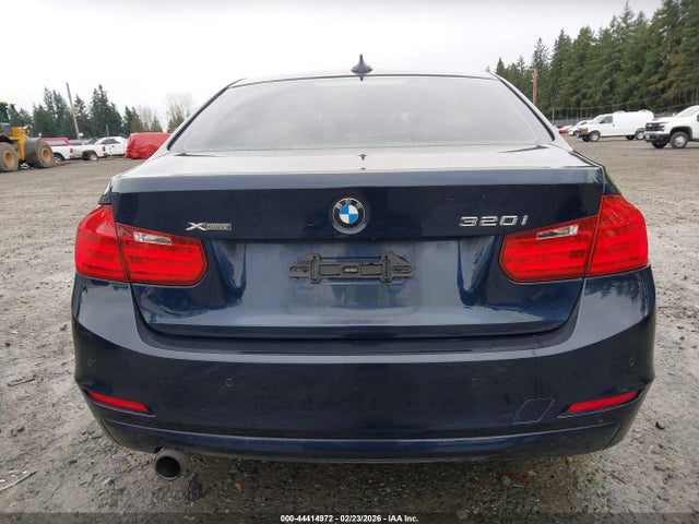 44414972 :رقم المزاد ، WBA3C3C54FK200712 vin ، 2015 Bmw 320i Xdrive مزاد بيع