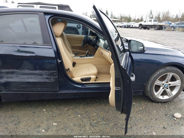 44414972 :رقم المزاد ، WBA3C3C54FK200712 vin ، 2015 Bmw 320i Xdrive مزاد بيع