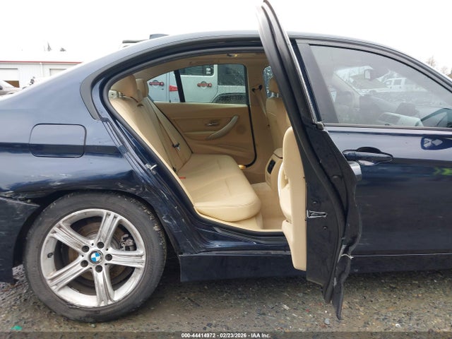 44414972 :رقم المزاد ، WBA3C3C54FK200712 vin ، 2015 Bmw 320i Xdrive مزاد بيع