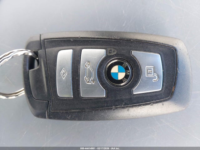 2011 Bmw 550i მანქანა იყიდება აუქციონზე, vin: WBAFR9C51BC617921, აუქციონის ნომერი: 44414981