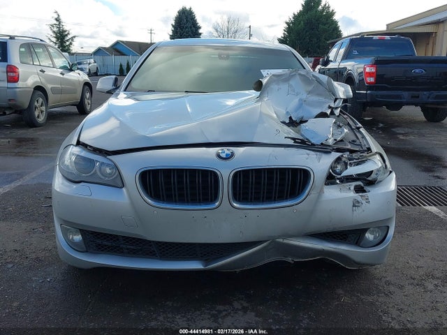 2011 Bmw 550i მანქანა იყიდება აუქციონზე, vin: WBAFR9C51BC617921, აუქციონის ნომერი: 44414981