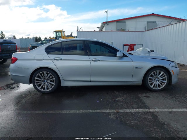 2011 Bmw 550i მანქანა იყიდება აუქციონზე, vin: WBAFR9C51BC617921, აუქციონის ნომერი: 44414981