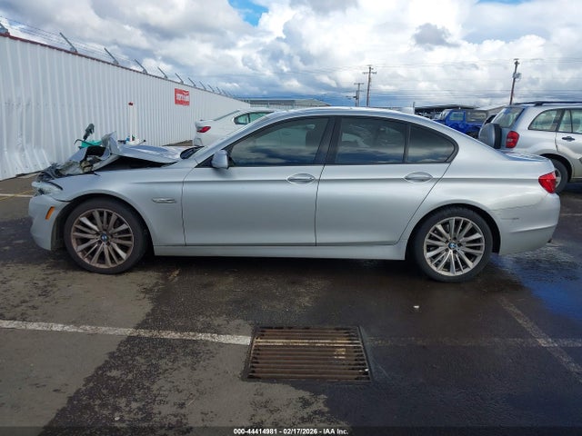 2011 Bmw 550i მანქანა იყიდება აუქციონზე, vin: WBAFR9C51BC617921, აუქციონის ნომერი: 44414981