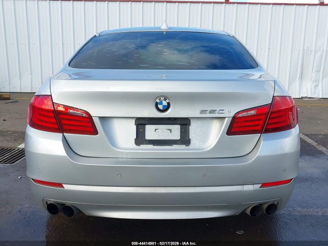 2011 Bmw 550i მანქანა იყიდება აუქციონზე, vin: WBAFR9C51BC617921, აუქციონის ნომერი: 44414981