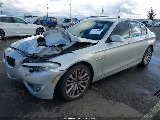 2011 Bmw 550i მანქანა იყიდება აუქციონზე, vin: WBAFR9C51BC617921, აუქციონის ნომერი: 44414981