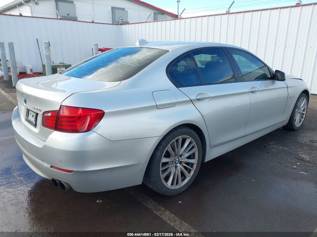 2011 Bmw 550i მანქანა იყიდება აუქციონზე, vin: WBAFR9C51BC617921, აუქციონის ნომერი: 44414981