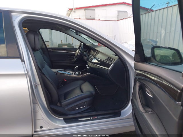2011 Bmw 550i მანქანა იყიდება აუქციონზე, vin: WBAFR9C51BC617921, აუქციონის ნომერი: 44414981