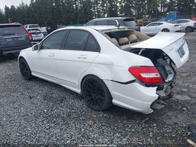 2014 Mercedes-benz C 300 Sport 4matic მანქანა იყიდება აუქციონზე, vin: WDDGF8AB3ER319347, აუქციონის ნომერი: 44415005