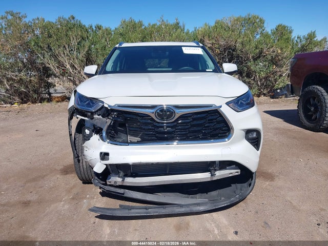 Toyota Highlander Limited 2024 5TDKDRBH9RS569749 Image 12