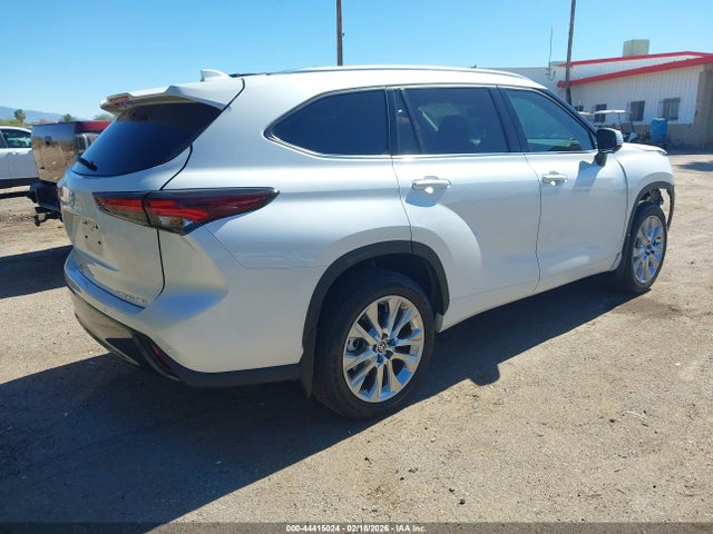 Toyota Highlander Limited 2024 5TDKDRBH9RS569749 Image 4