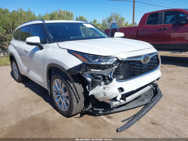 Toyota Highlander Limited 2024 5TDKDRBH9RS569749 Image 6