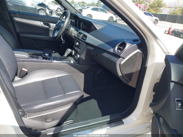 Продажа на аукционе авто 2012 Mercedes-benz C 250 Sport, vin: WDDGF4HB5CR222002, номер лота: 44415032