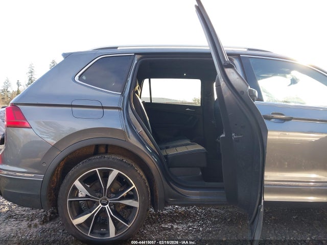 3VV4B7AX8PM056714 Volkswagen Tiguan 2.0t Sel R-line