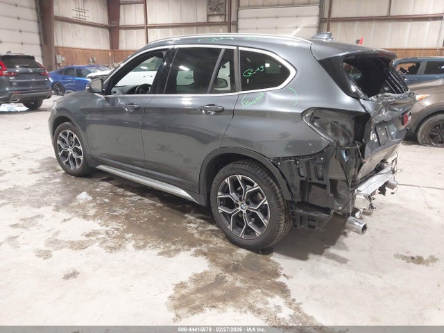 2022 BMW X1 WBXJG9C07N5U58616 Photo 2
