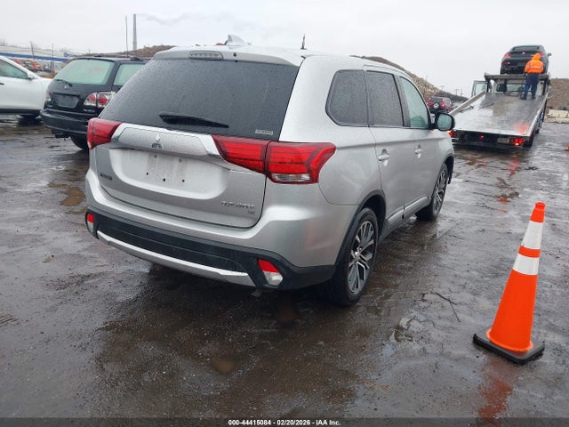 2018 MITSUBISHI OUTLANDER JA4AZ3A31JZ070571 Photo 3