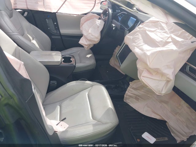 2015 TESLA MODEL S 5YJSA1E22FF110855 Photo 4