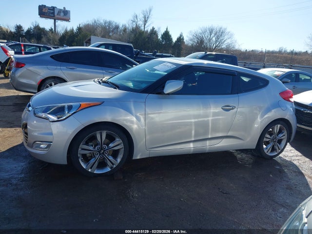 44415129 :رقم المزاد ، KMHTC6AD9HU324086 vin ، 2017 Hyundai Veloster Value Edition مزاد بيع
