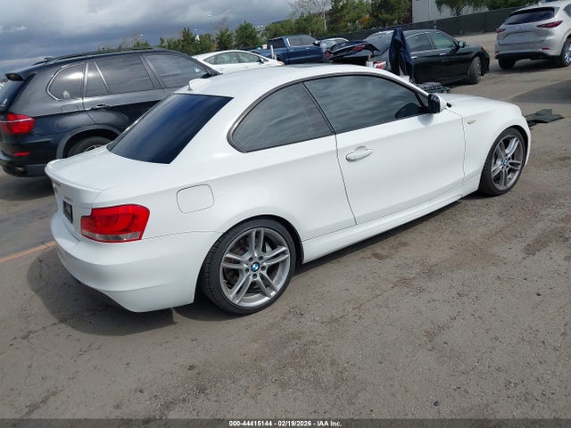 44415144 :رقم المزاد ، WBAUC9C59DVM13772 vin ، 2013 Bmw 135i مزاد بيع