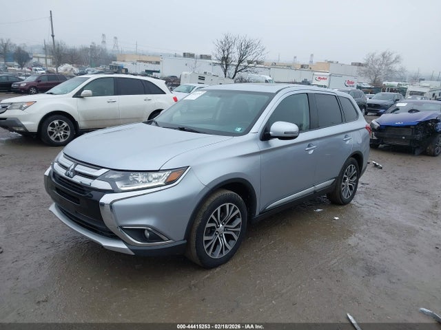 JA4AZ3A36HZ016032 Mitsubishi Outlander Se