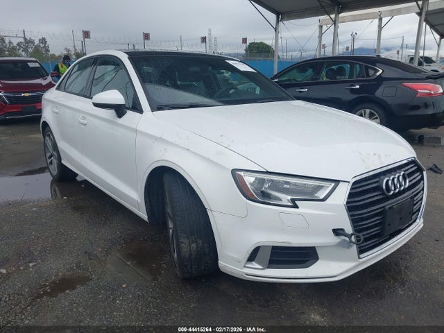 2018 AUDI A3 WAUAUGFF7J1080600 Photo 0