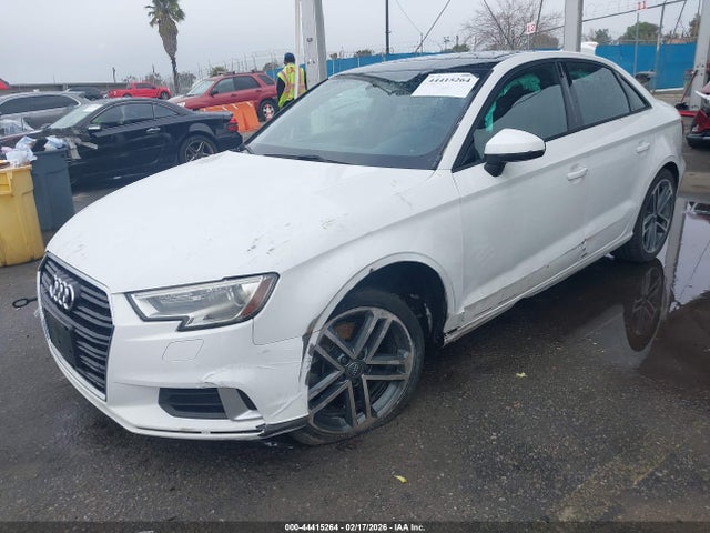 2018 AUDI A3 WAUAUGFF7J1080600 Photo 1