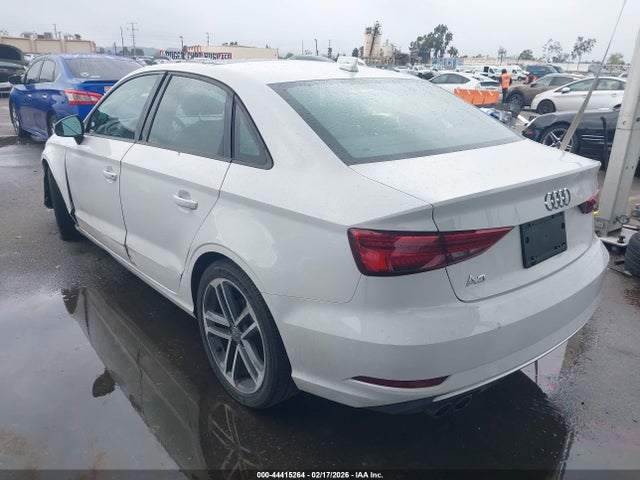2018 AUDI A3 WAUAUGFF7J1080600 Photo 2