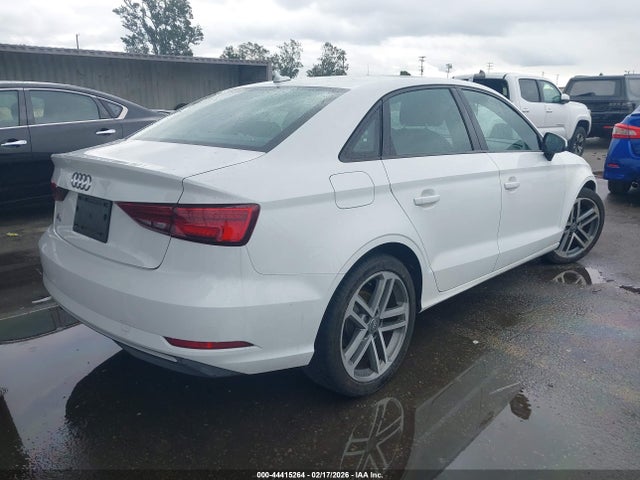 2018 AUDI A3 WAUAUGFF7J1080600 Photo 3