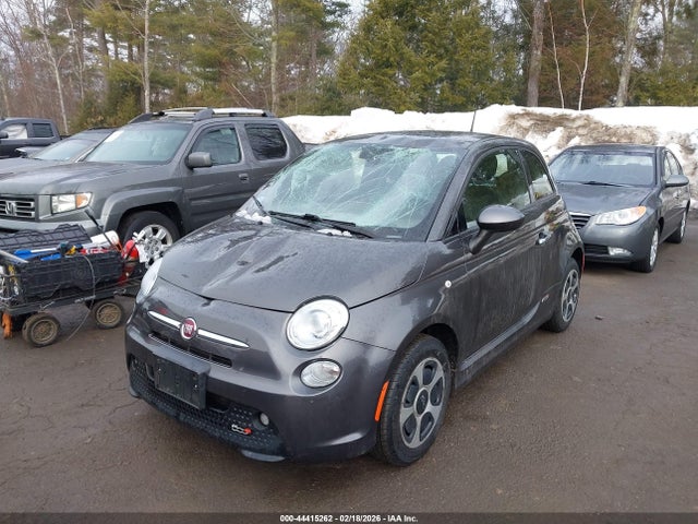 2018 FIAT 500E 3C3CFFGE6JT471708 Photo 1