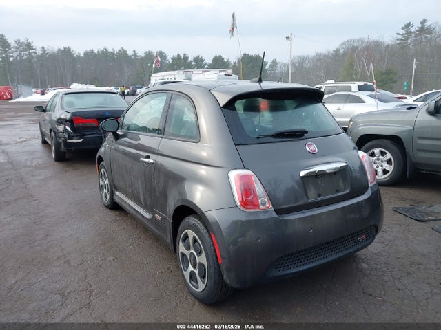 2018 FIAT 500E 3C3CFFGE6JT471708 Photo 2