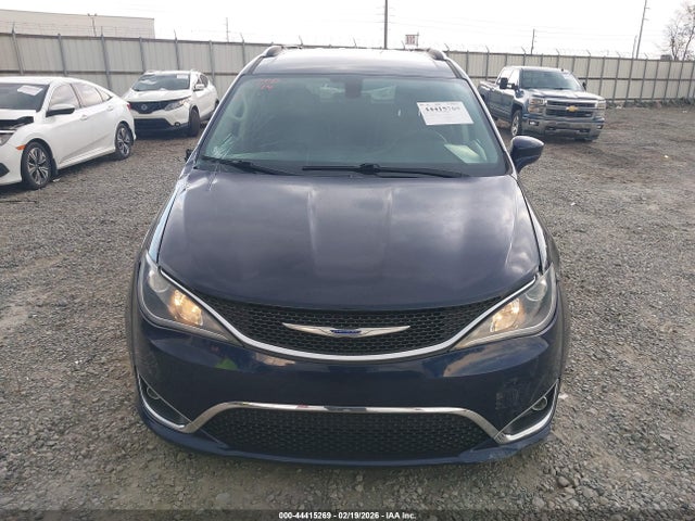 Продаж на аукціоні авто 2019 Chrysler Pacifica Touring L, vin: 2C4RC1BG1KR561069, номер лоту: 44415269