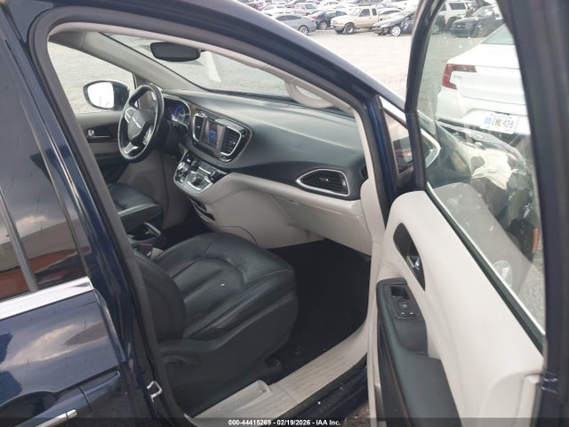 Продаж на аукціоні авто 2019 Chrysler Pacifica Touring L, vin: 2C4RC1BG1KR561069, номер лоту: 44415269
