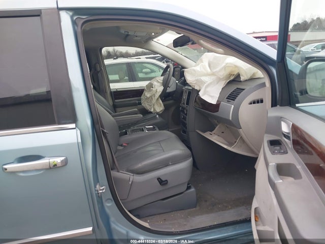 44415324 :رقم المزاد ، 2A4RR5DX4AR193045 vin ، 2010 Chrysler Town & Country Touring مزاد بيع